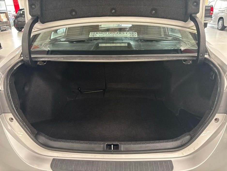 2016 Toyota Corolla - image 10