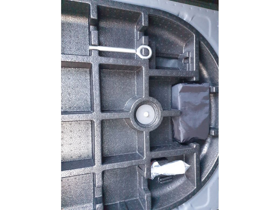 2024 Jeep Renegade - image 30