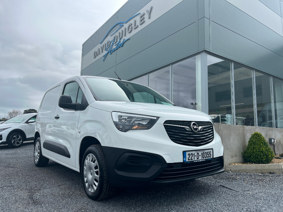 2022 Opel Combo - image 2
