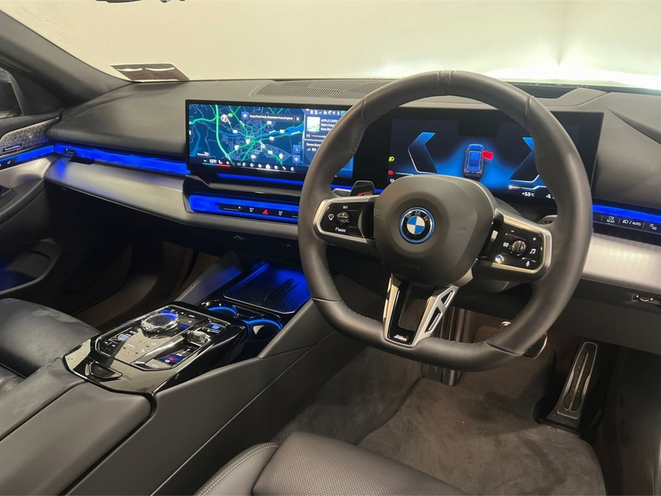 2025 BMW i5 - image 6
