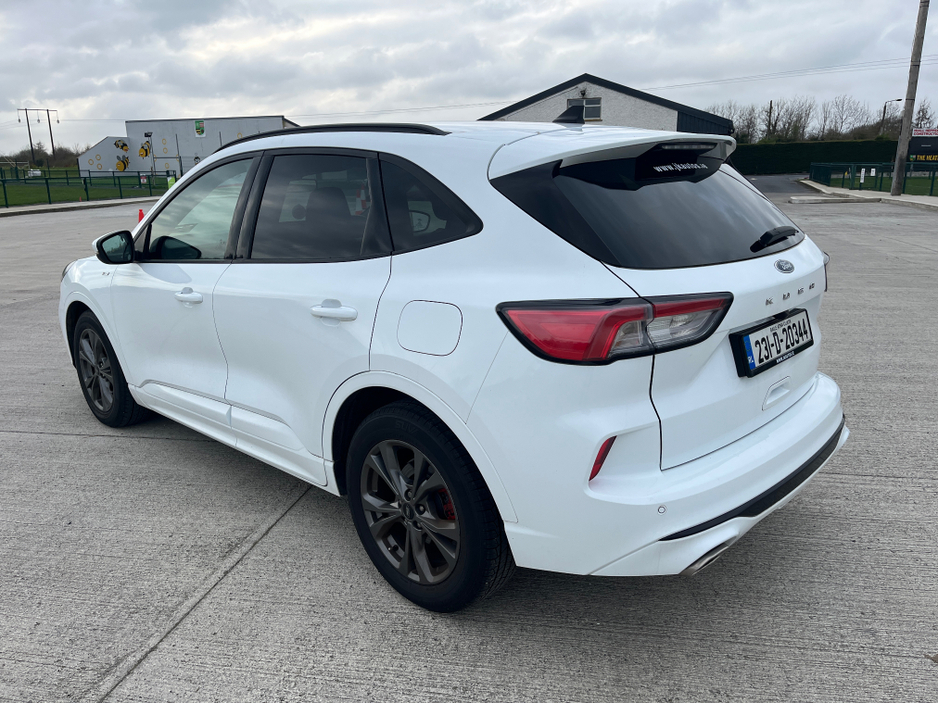 2023 Ford Kuga - image 6