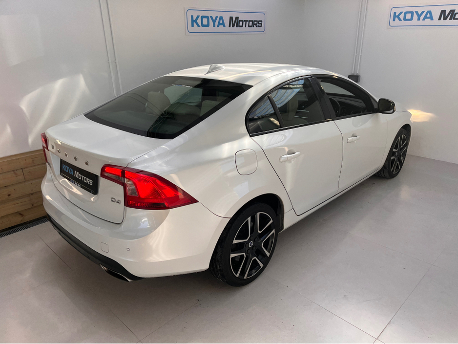 2016 Volvo S60 - image 13