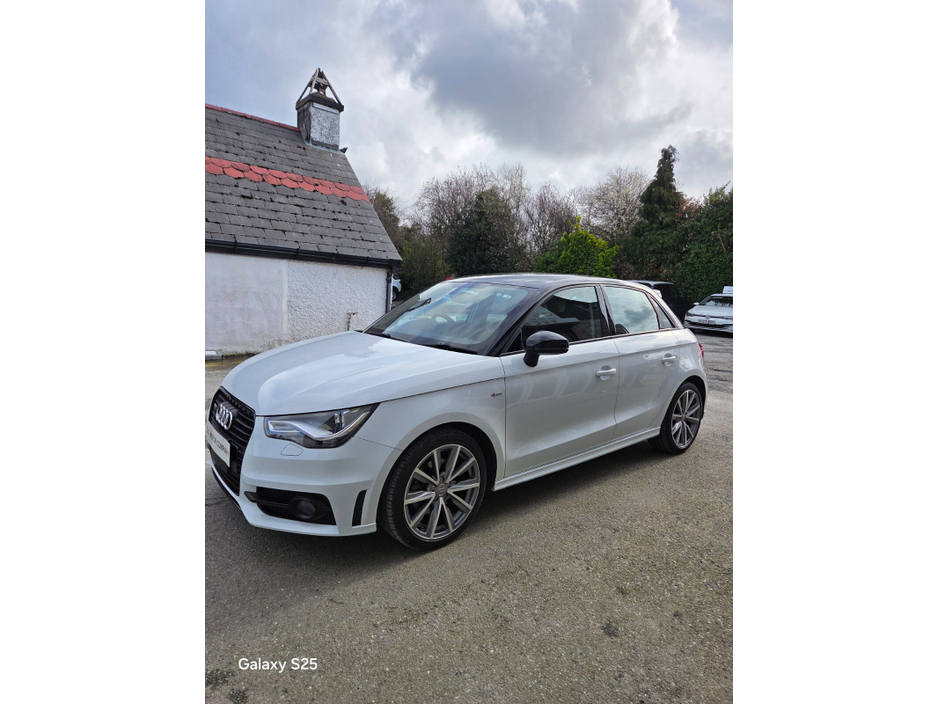 2015 Audi A1 - image 6