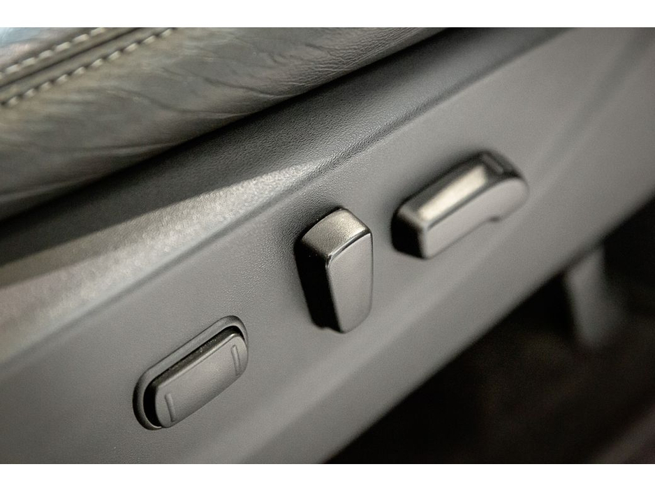 2021 Nissan Navara - image 20