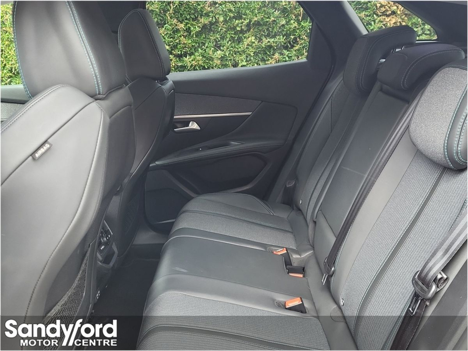 2021 Peugeot 3008 - image 13