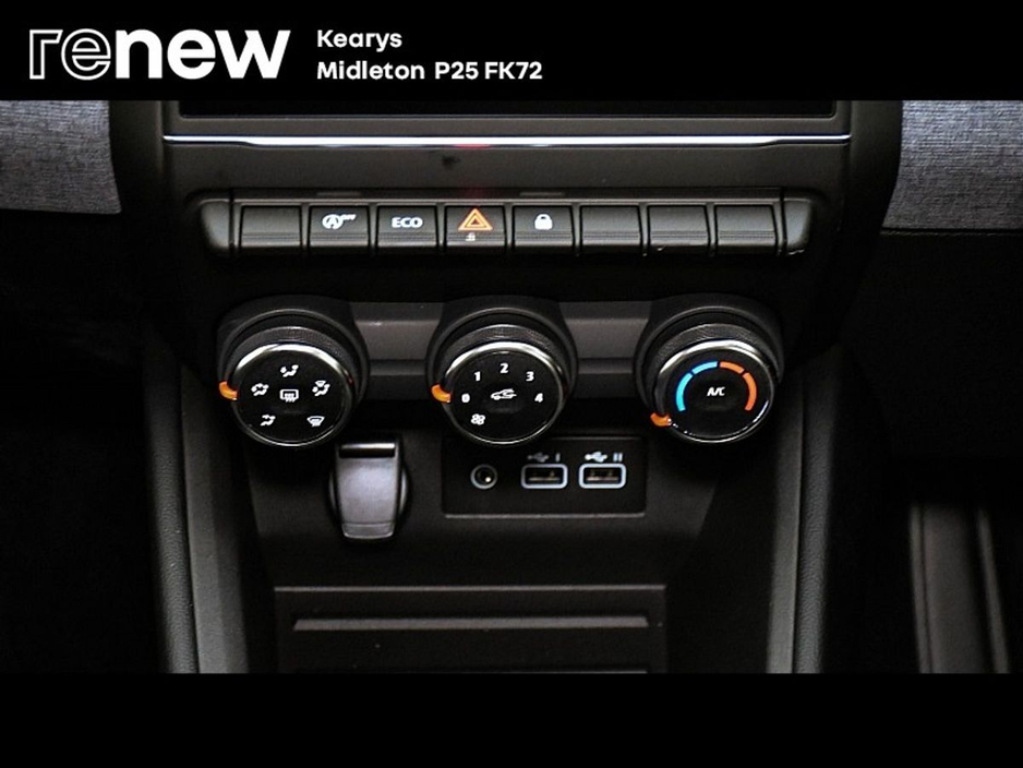 2025 Renault Clio - image 18