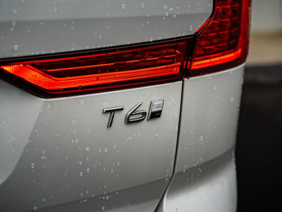 2024 Volvo XC60 T6 Phev Plus Dark AWD *Panoramic roof* *Harmon Kardon* €53,950