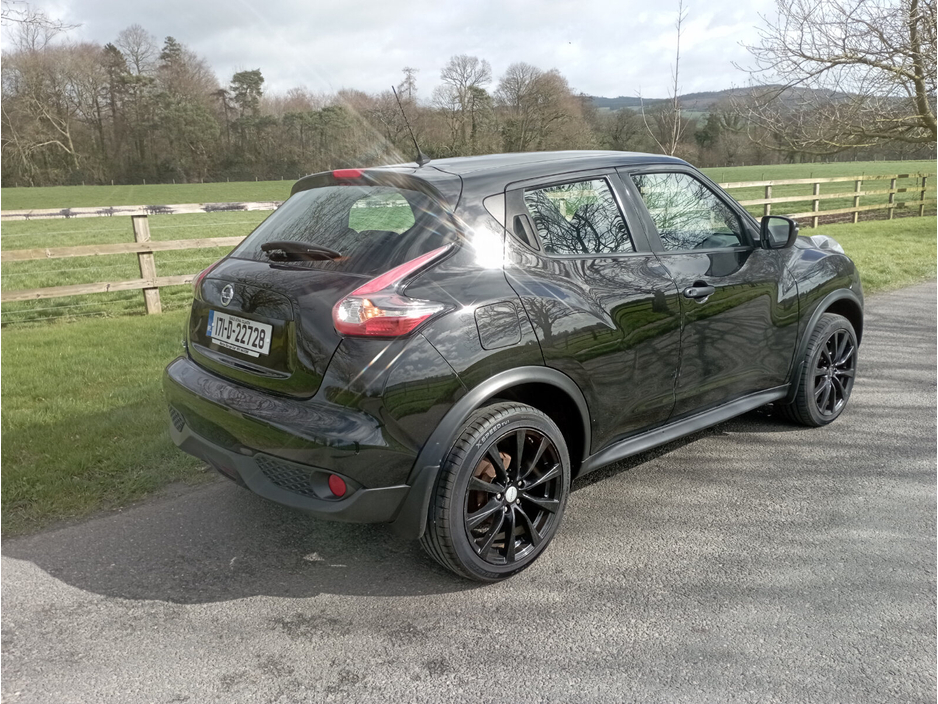 2017 Nissan Juke - image 2