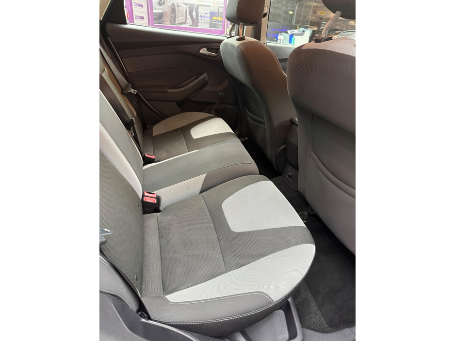 2012 Ford Focus - image 7