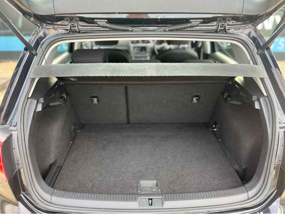 2014 Volkswagen Golf - image 15