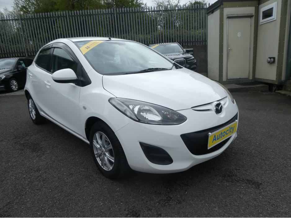 2013 Mazda Mazda2 - image 7