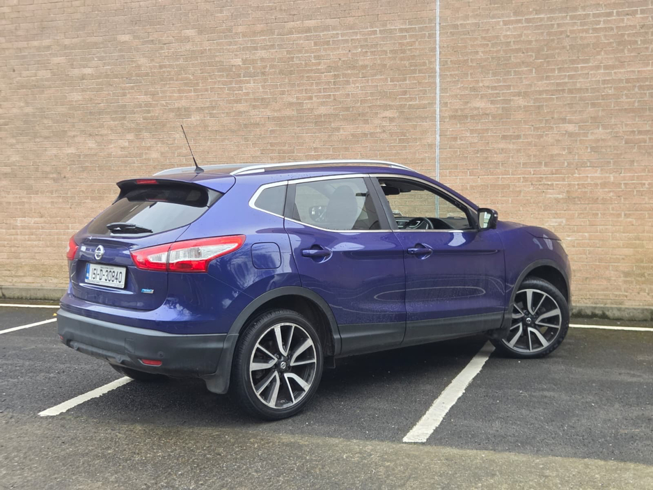 2015 Nissan Qashqai - image 2
