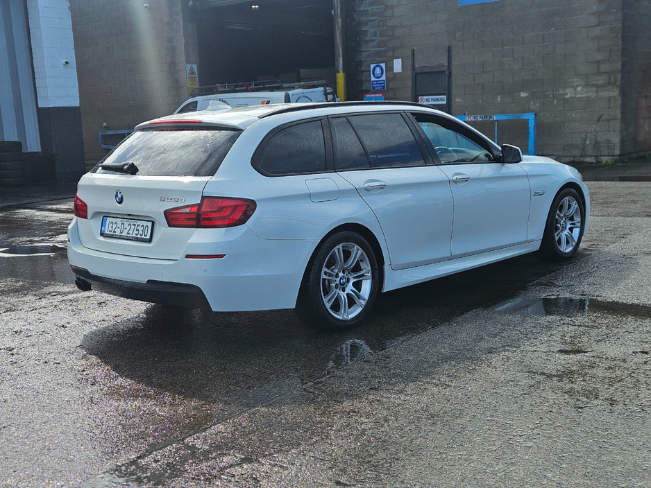 2013 BMW 5 Series - image 3