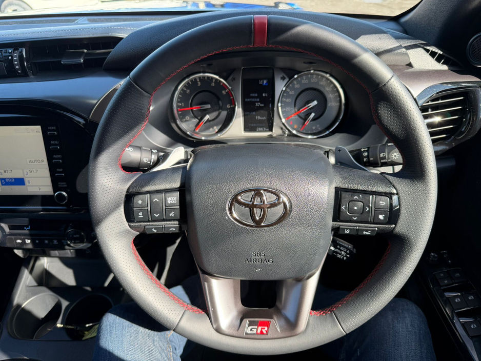 2023 Toyota Hilux - image 12
