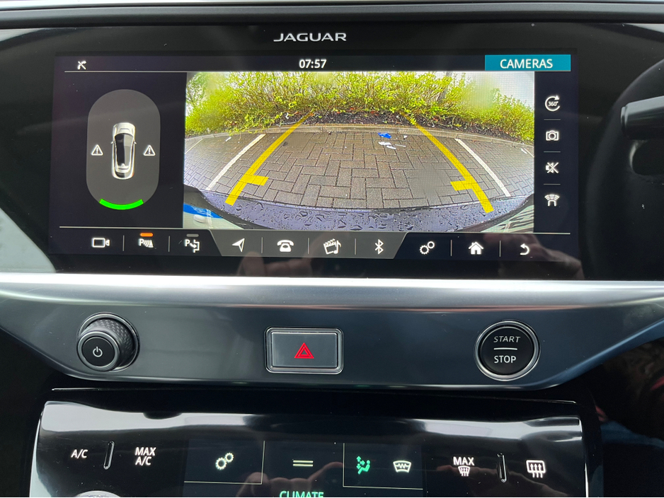 2020 Jaguar I-Pace - image 16