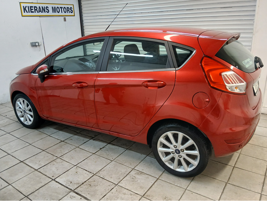 2017 Ford Fiesta - image 8