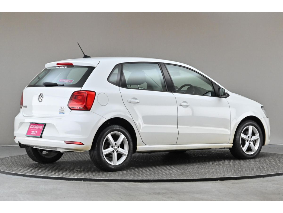 2017 Volkswagen Polo - image 10
