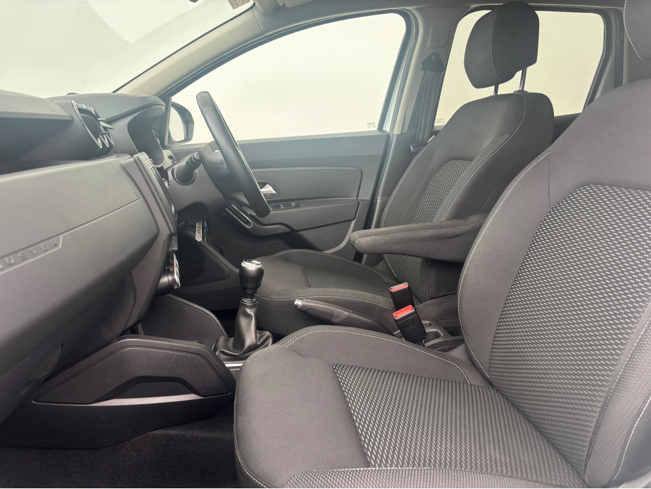2020 Dacia Duster - image 15