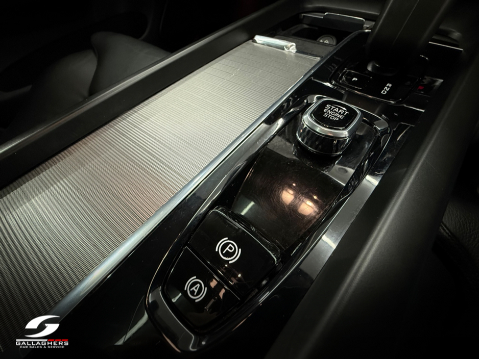 2023 Volvo XC60 - image 24