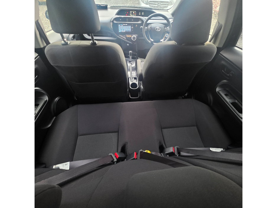 2018 Toyota Aqua - image 17