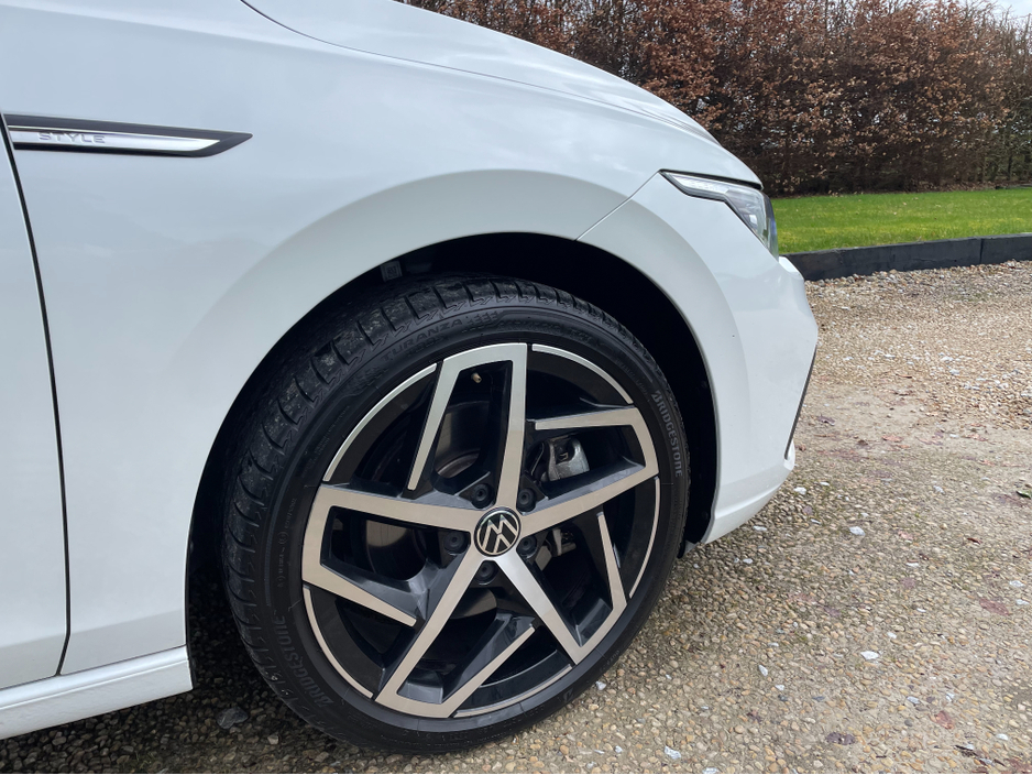 2024 Volkswagen Golf 2.0 TDI 150 BHP DSG STYLE 5 DOOR. €34,950