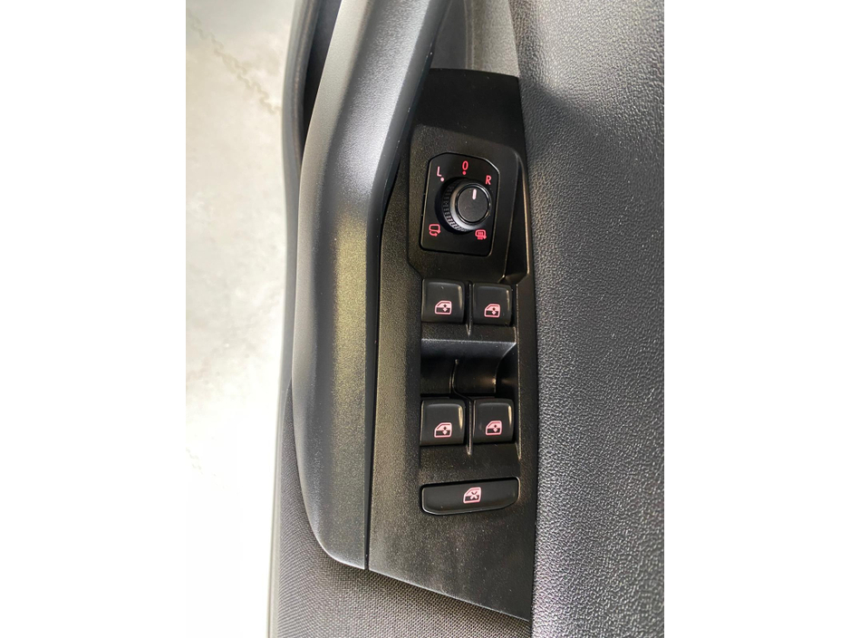 2020 Volkswagen Polo - image 19