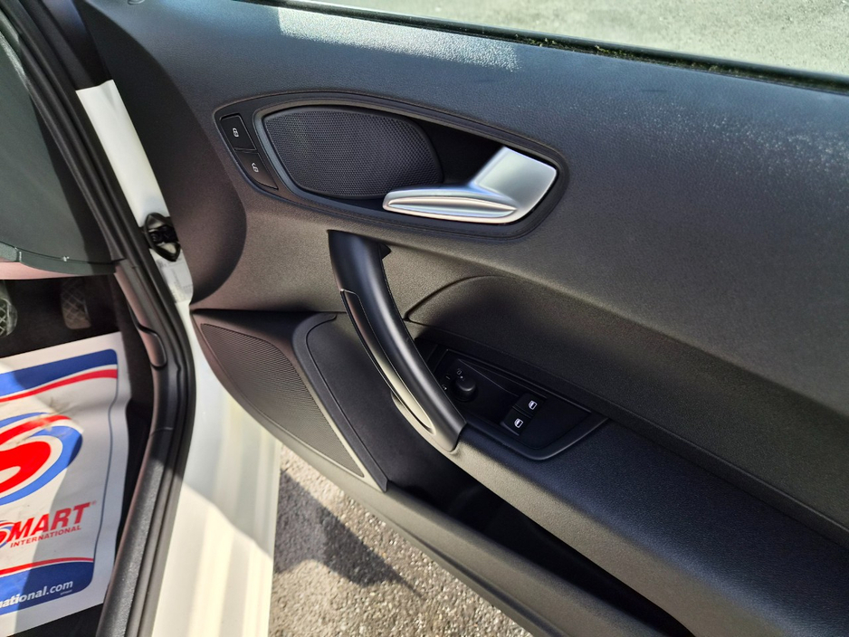 2013 Audi A1 - image 12