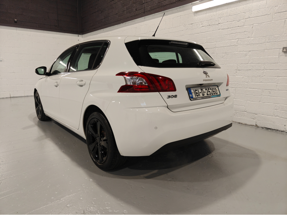 2016 Peugeot 308 - image 6