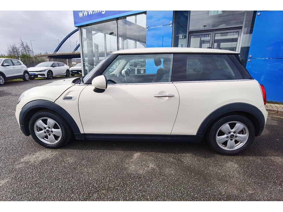 2014 MINI One - image 7