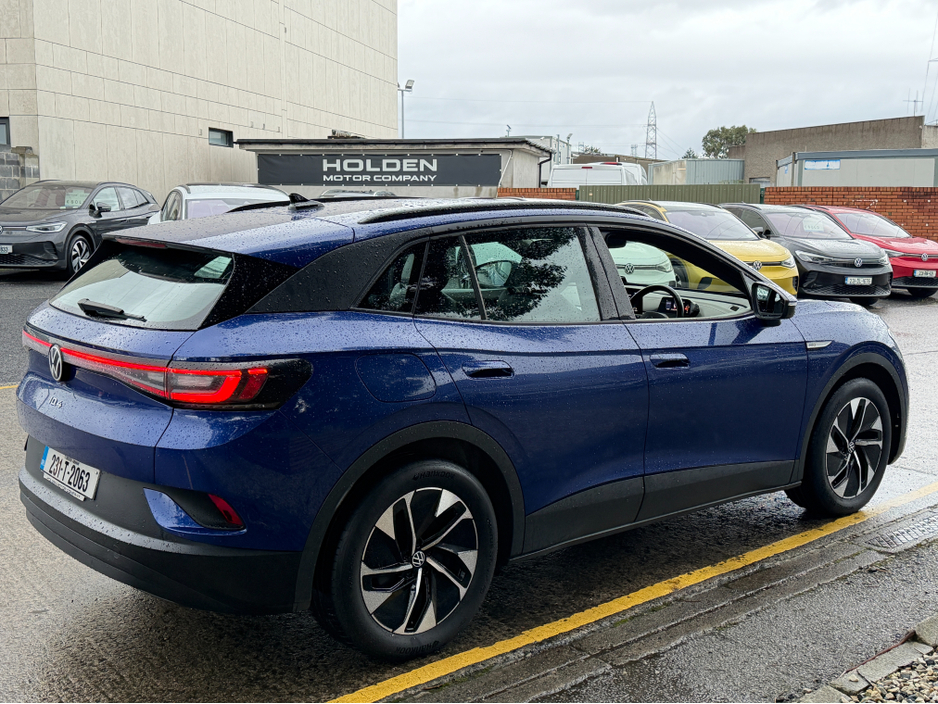 2023 Volkswagen ID.4 - image 8