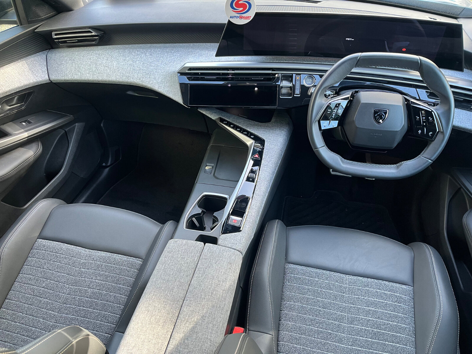 2025 Peugeot 3008 - image 7