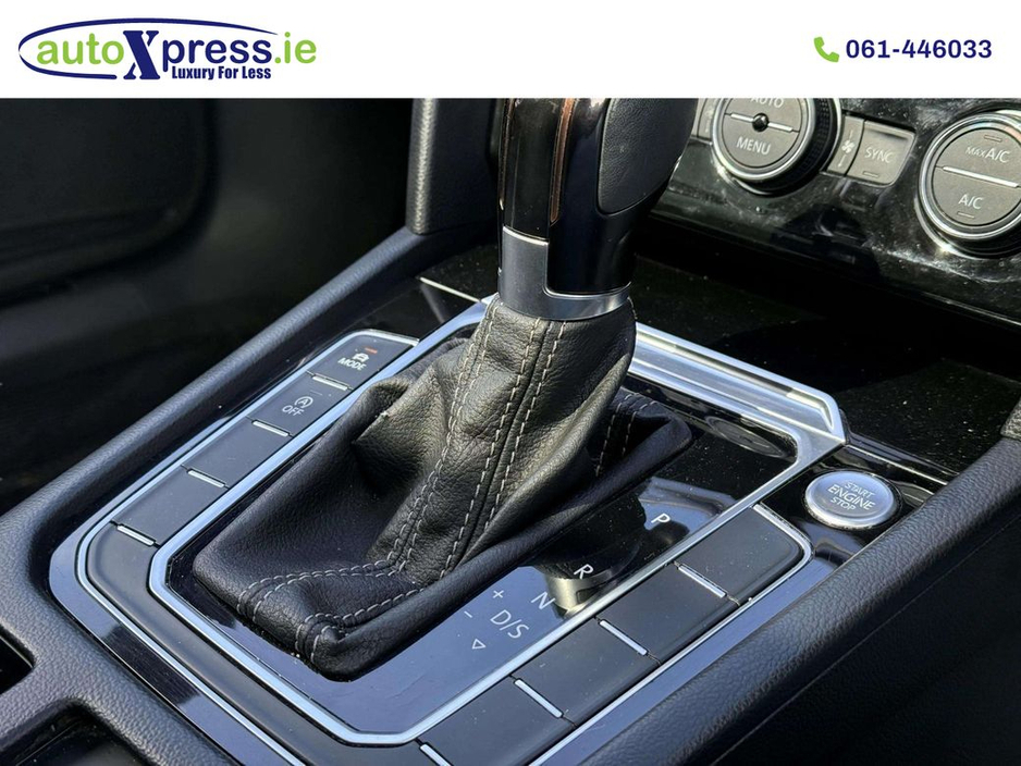 2017 Volkswagen Passat - image 6