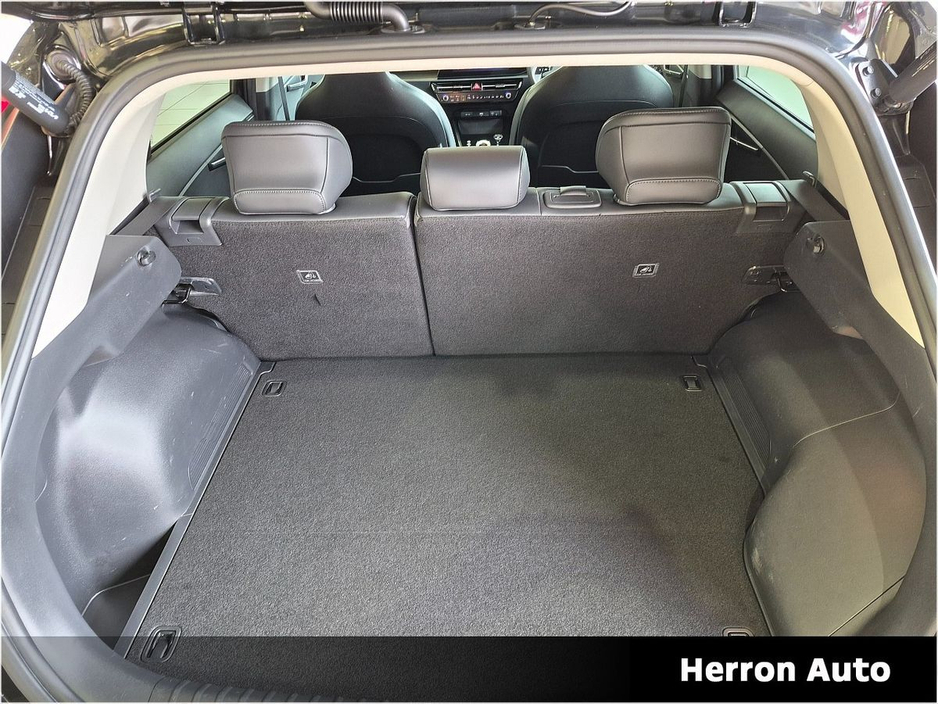 2023 Kia Niro - image 11