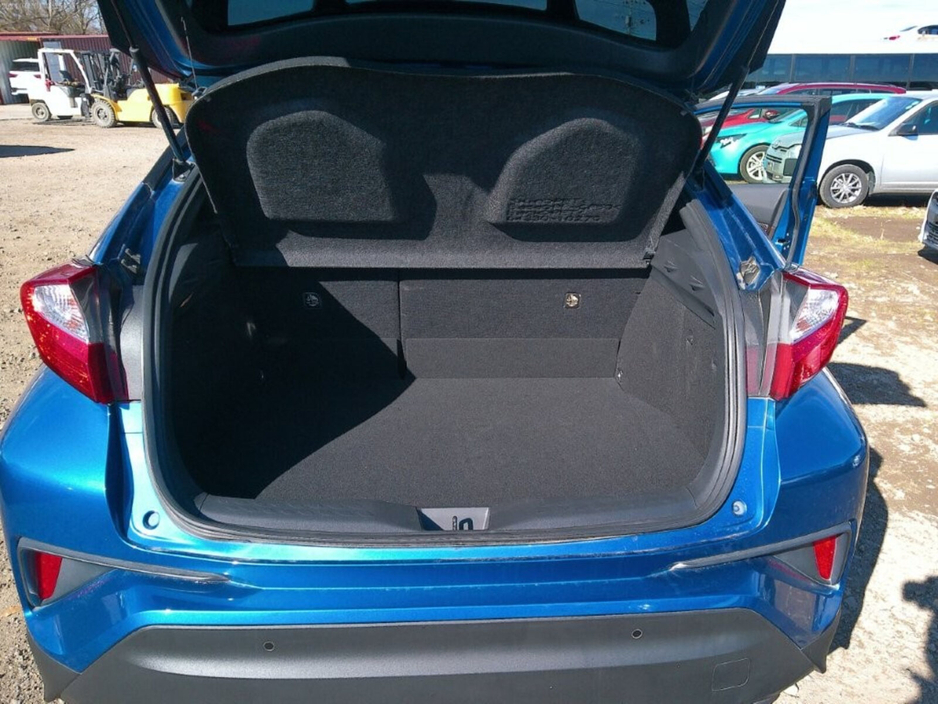 2017 Toyota C-HR - image 12