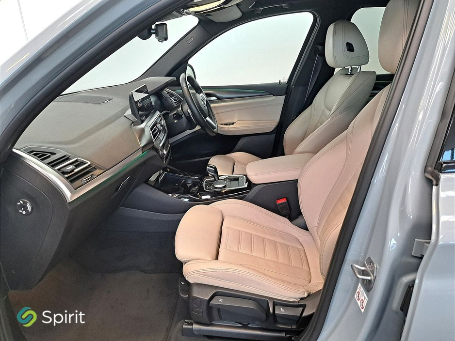 2023 BMW X3 - image 3