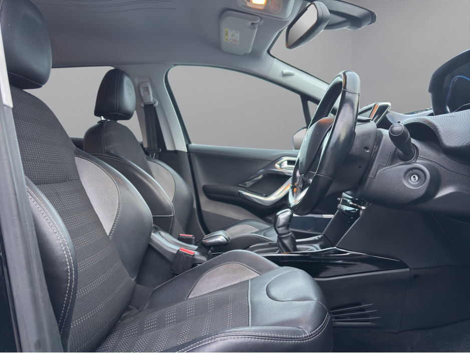 2017 Peugeot 2008 - image 10