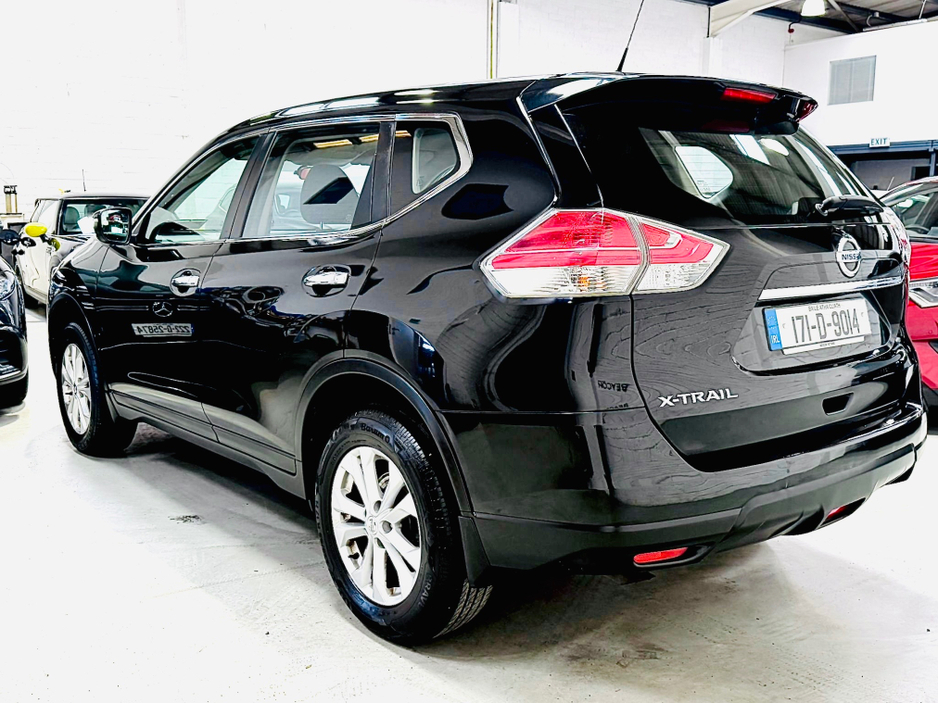 2017 Nissan X-Trail - image 8