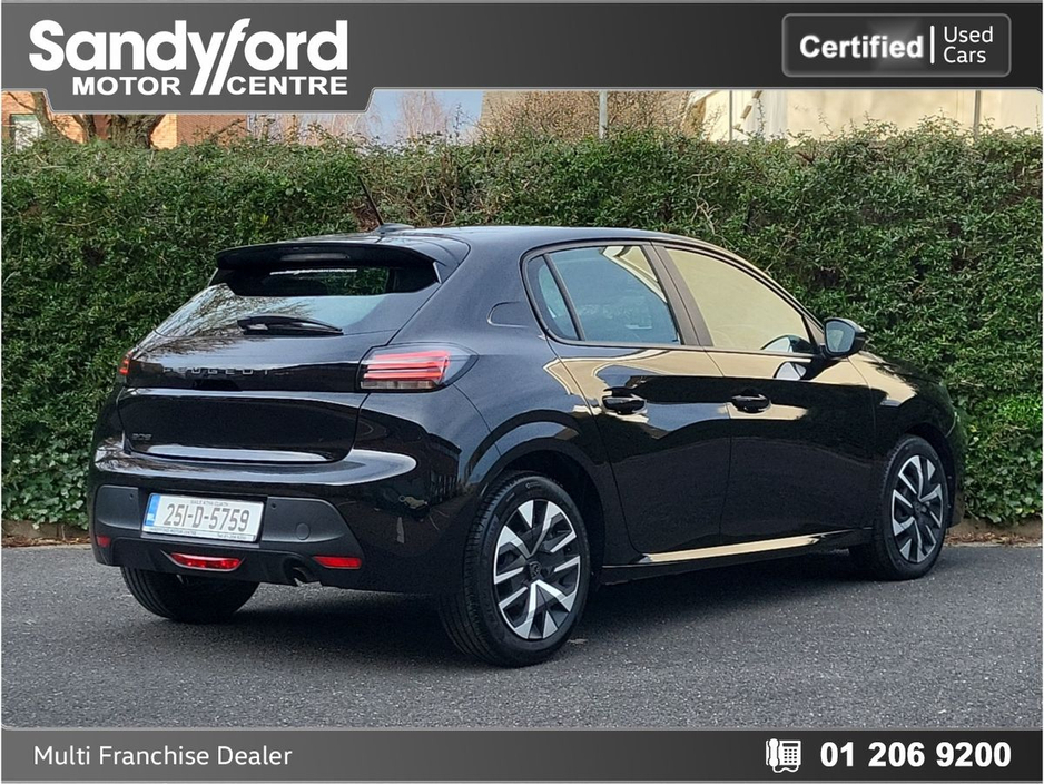 2025 Peugeot 208 - image 2