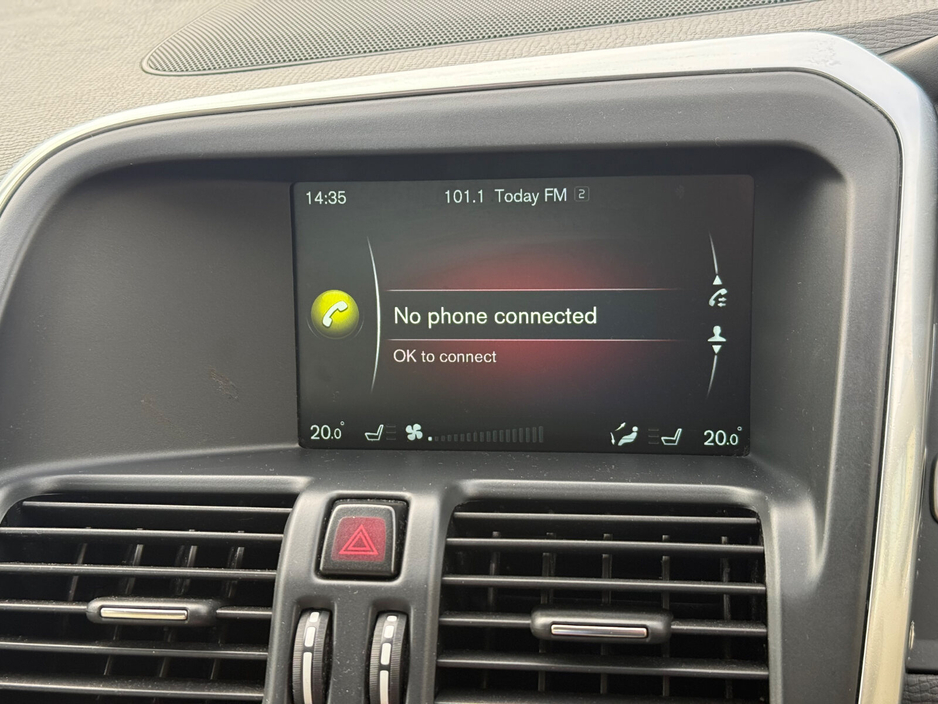 2015 Volvo XC60 - image 14