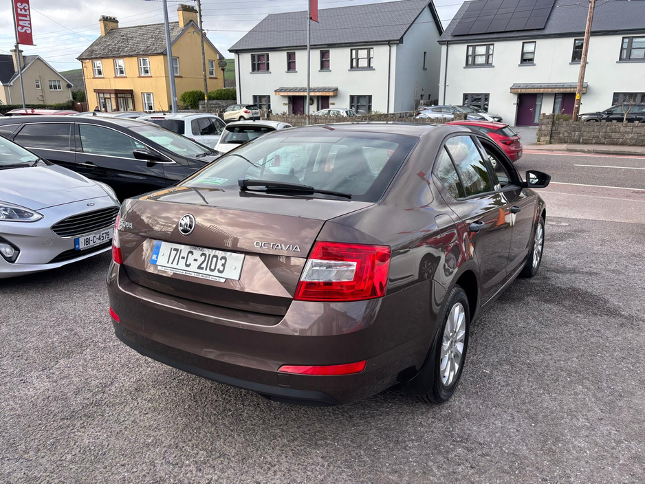 2017 Skoda Octavia - image 6