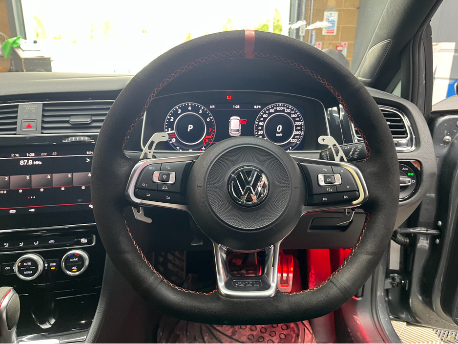 2018 Volkswagen Golf - image 8