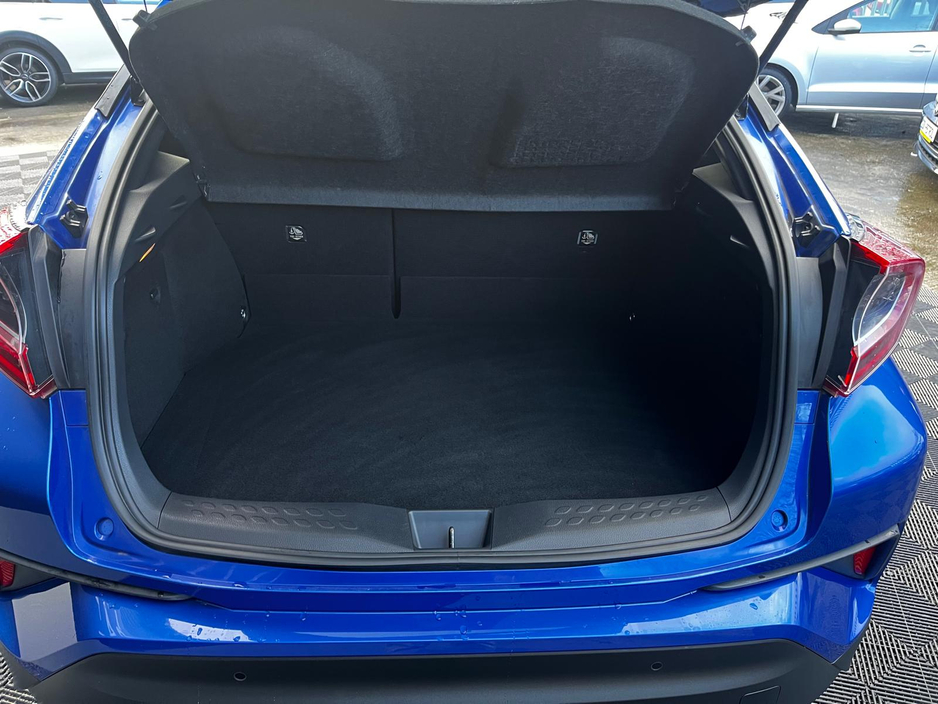 2018 Toyota C-HR Toyota CHR 1.8 self charging hybrid, fully loaded with spec €19,800