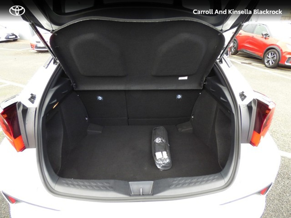 2023 Toyota C-HR Hybrid Sol €31,450