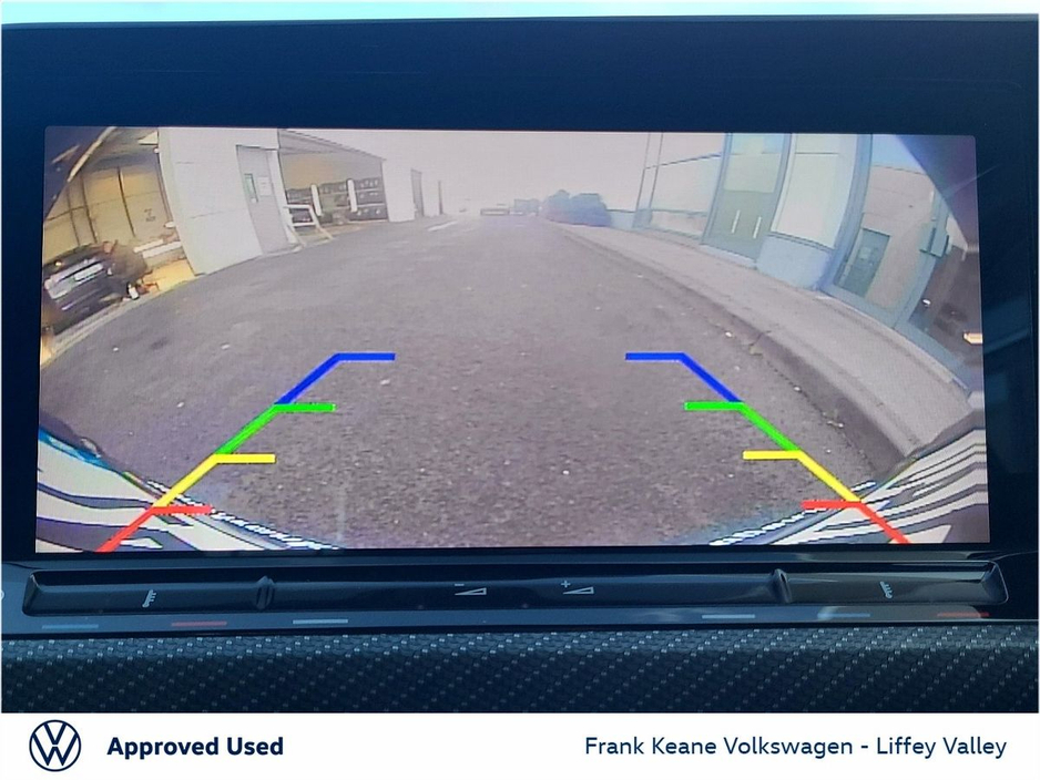 2024 Volkswagen Golf - image 13