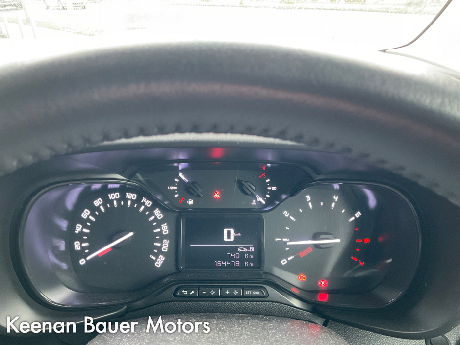 2022 Citroen Berlingo - image 9