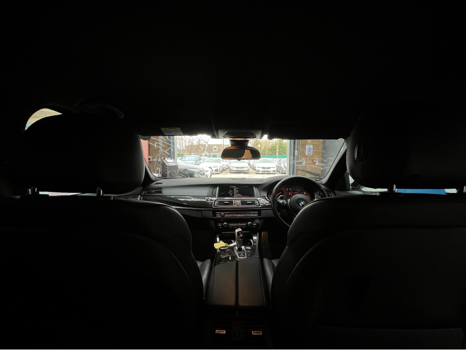 2017 BMW 5 Series - image 19