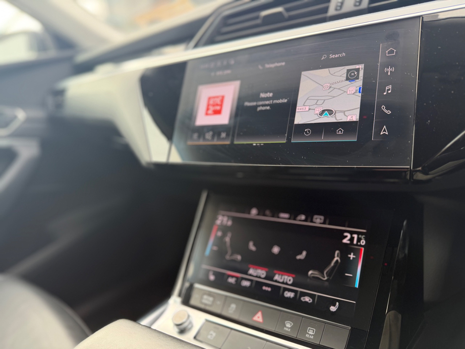 2022 Audi e-tron - image 15