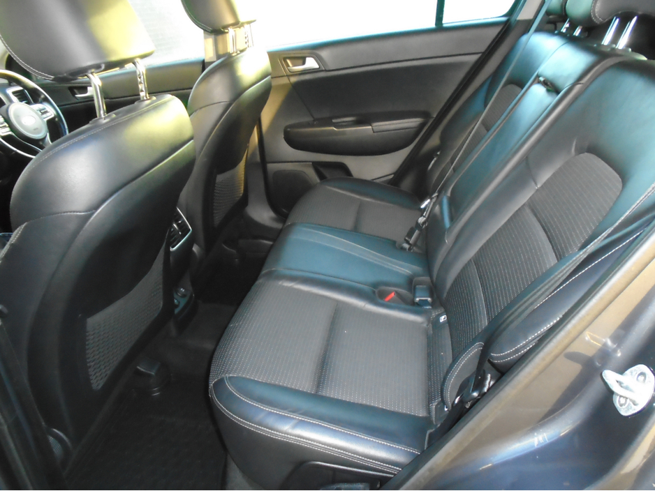 2016 Kia Sportage - image 5