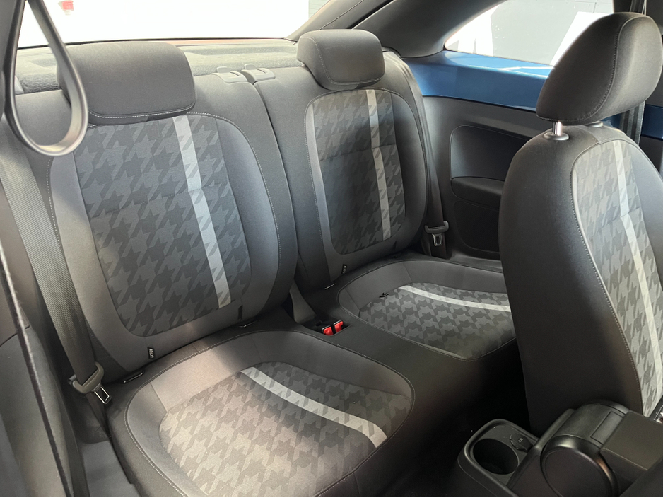 2017 Volkswagen Beetle - image 12