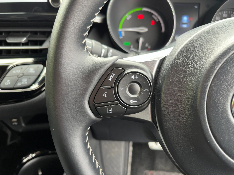 2022 Toyota C-HR GR SPORT AUTOMATIC HYBRID 1.8 PETROL //HALF LEATHER HEATED SEATS//ADAPTIVE CRUISE CONTROL//KEYLESS ENTRY//REVERSE CAMERA// €29,950